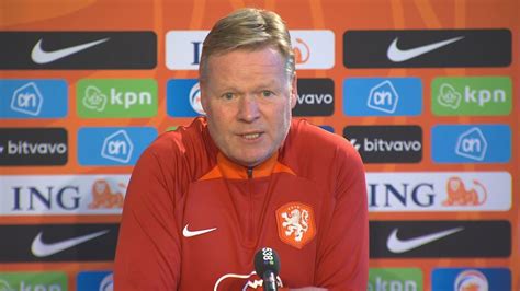 Voetbal Kijk Live Naar De Persconferentie Van Bondscoach Koeman En Ak