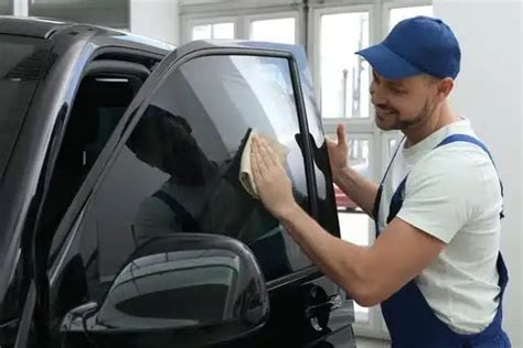 Instalación rápida y profesional láminas de seguridad para autos