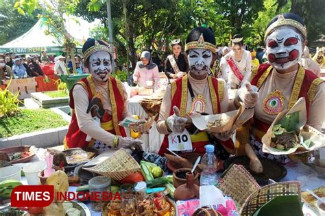 Festival Rujak Uleg Surabaya Bukan Hanya Tentang Makanan Tapi