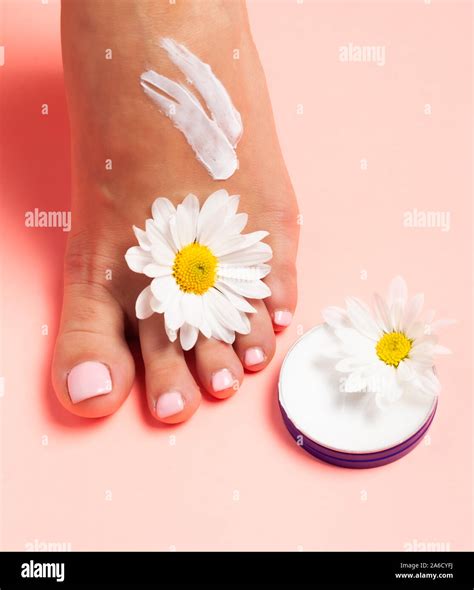 La Mujer Perfecta Cuidados De Los Pies Con Crema De Hierbas Naturales