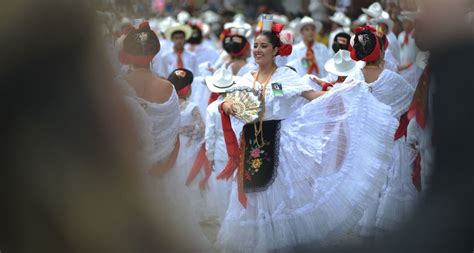 Traje De Jarocho Significado Y Elementos Del Bello Traje Típico