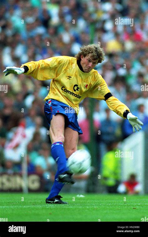 Dave Beasant Chelsea Fc 26 December 1990 Stock Photo Alamy