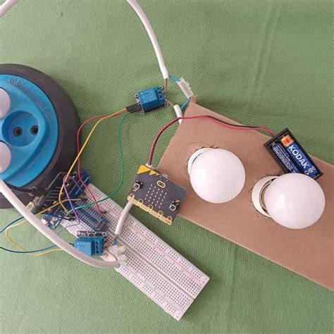 Allumer Deux Lampes Par La Communication Radio Inter Micro Bits