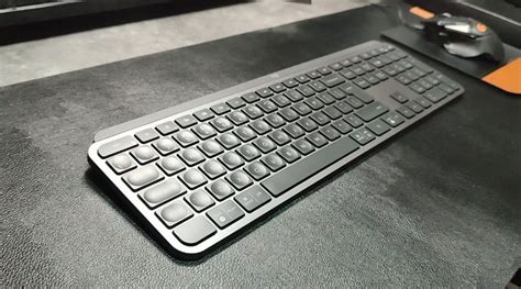 How to Reset Logitech Keyboard Not Working? [SOLVED] - TechRandm