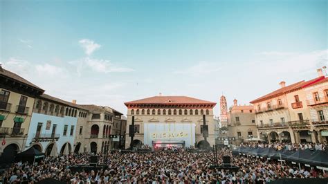 Barcelona Se Convierte En Un Festival Xxl Con Boris Brejcha Solomun Y