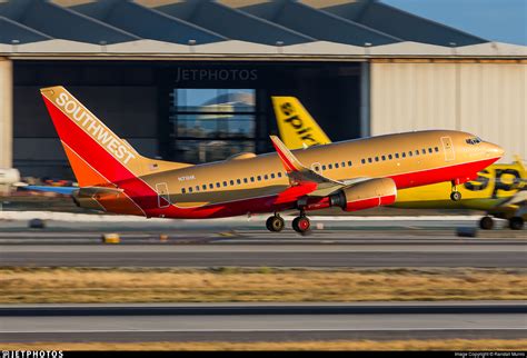 N711HK Boeing 737 7H4 Southwest Airlines Randall Munro JetPhotos