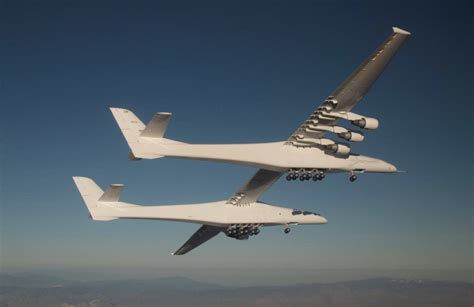 L avion géant américain Stratolaunch a réalisé son premier vol