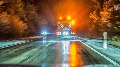 Schnee Und Gl Tte In Hessen Zahlreiche Unf Lle Wetterwarnungen F R