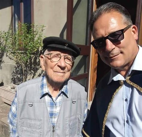 Simbario Vincenzo Nardi Fa 110 Anni Il Sorriso Del Nonno Della