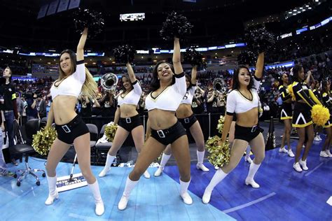 Cheerleader Checklist At University Of Washington Offends Many Who Think It Objectifies Women