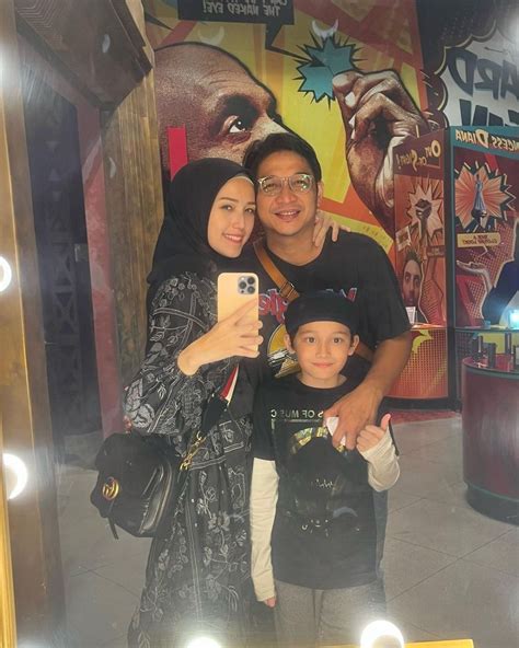 Pasha Dan Adelia Rayakan Ulang Tahun Pernikahan Ke