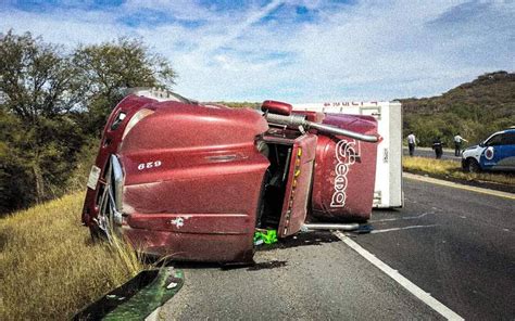 Tráiler bloqueó el norponiente tras volcadura Diario de Querétaro