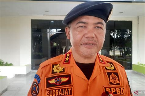 Bpbd Tangerang Bentuk Tim Reaksi Cepat Tangani Bencana Banjir Antara News