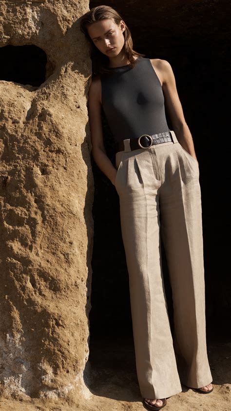 Massimo Dutti Guides You On Your New Season Wardrobe With Its Limited