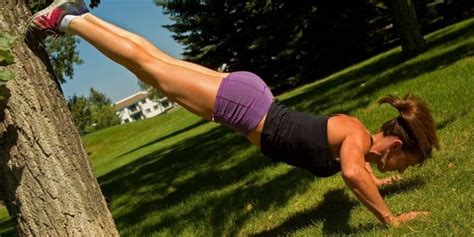 What Do Decline Push Ups Work - Primary & Secondary | A Lean Life