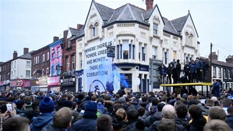 Everton v Man Utd: Toffees fans hold anti-Premier League protest over ...