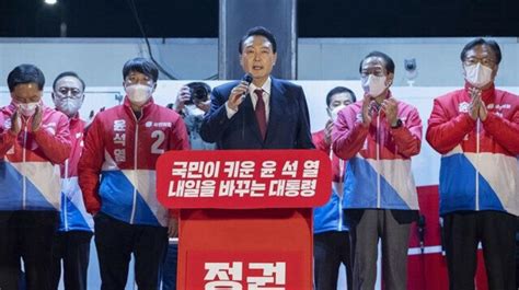 South Koreas New President Yoon Suk Yeol Sworn In Asia