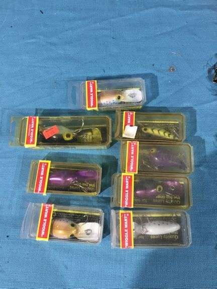 25 Pc Hot N Tot And Wiggle Wart Fishing Lures W Plano Tackle Box Sherwood Auctions