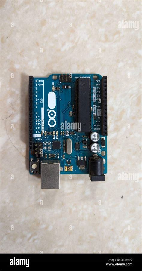 Carte De Microcontr Leur Arduino Uno Avec Composants Et Sp Cifications