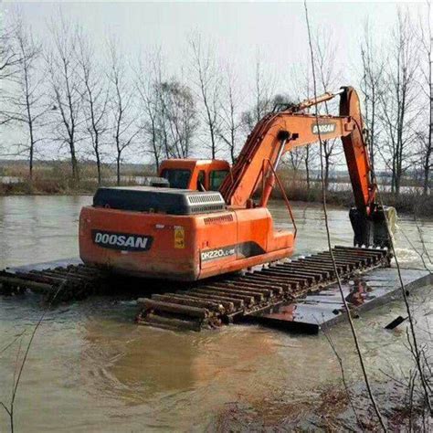 水陆两用挖掘机出租水陆两用挖掘机出租洪湖市大沙五湖工程机械租赁服务中心