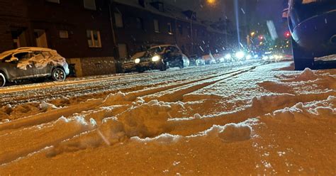 Mönchengladbach Schnee sorgt für Unfälle und vereiste Straßen