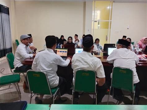 FIP UNWAHA Bersama MABU Jombang Mengadakan Workshop Pembuatan Media