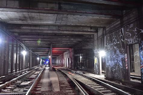 long exposure, NYC subway tunnel. : urbanexploration