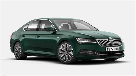 2023 Skoda Superb Royal Green - Stunning HD Photos, Videos, Specs ...