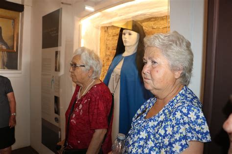 Degoladenses Vistaram Casa Museu De Santa Beatriz E Capela Dos Ossos