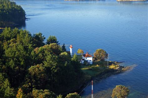 Georgina Point Lighthouse in Mayne Island, BC, Canada - lighthouse Reviews - Phone Number ...