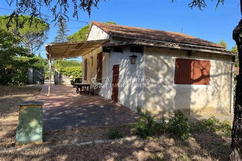 Luxuriöse 3 Schlafzimmer Villa zu verkaufen in Fontvieille Provence