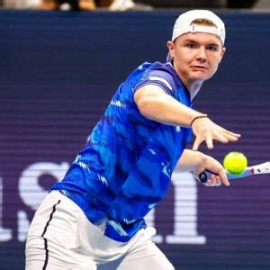 Dominic Stricker vs Pablo Carreno Busta - Match ATP - Swiss Indoors ...