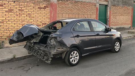 Olvida Poner El Freno De Mano Y Provoca Accidente En El Bulevar Nazario