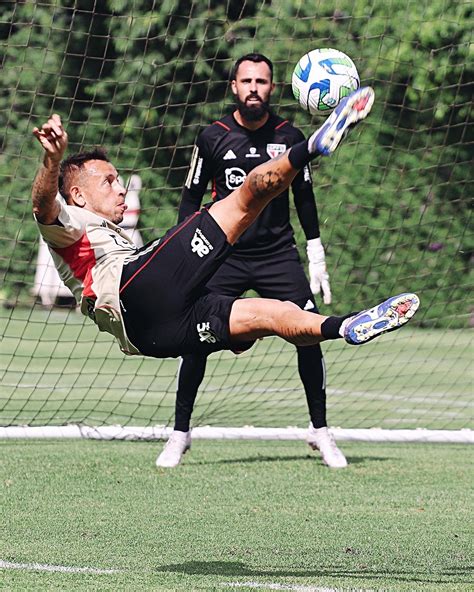 Escala O Do S O Paulo Ceni Faz Ltimos Ajustes E Time Viaja Para A