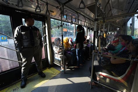 Tekan Pelecehan Seksual Cctv Baru Transjakarta Bisa Kenali Wajah