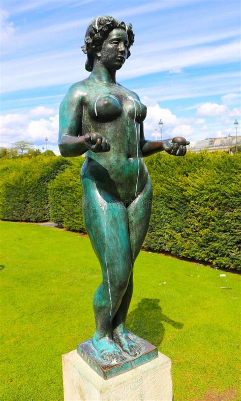 Naked Women Statue Paris Stock Image Image Of Carrousel 44202321