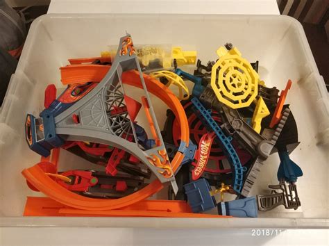 Hot wheels 軌 興趣及遊戲 玩具 遊戲類 Carousell