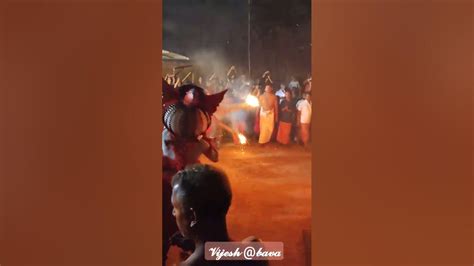 ഭൂതം തെയ്യം കല്ല് അടിച്ചു Theyyam Kannur പൊട്ടിക്കുന്നത്