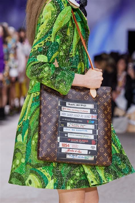 El desfile de Louis Vuitton es lo que sucede cuando un diseñador