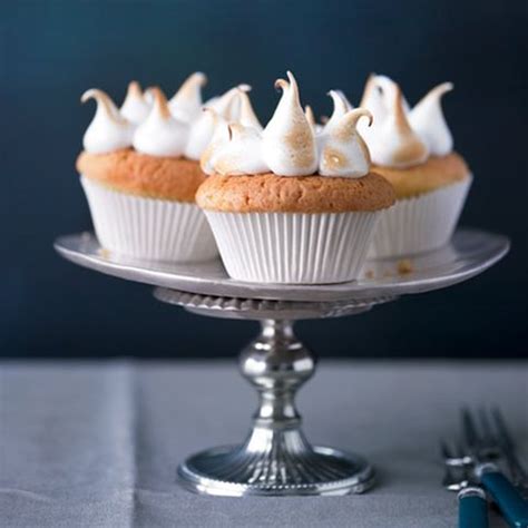 Kokos Cupcakes mit Frischkäse Frosting Rezept ESSEN UND TRINKEN