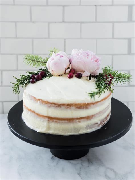 DIY Holiday Naked Cake Craft And Cocktails