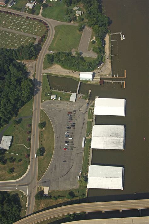 Hopewell City Marina in Hopewell, VA, United States - Marina Reviews