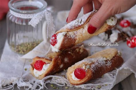 Cannoli Di Pandoro Ricette Con Pandoro Come Riciclare Il Pandoro