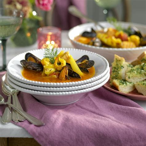 Bouillabaisse Med Vitlöksbröd