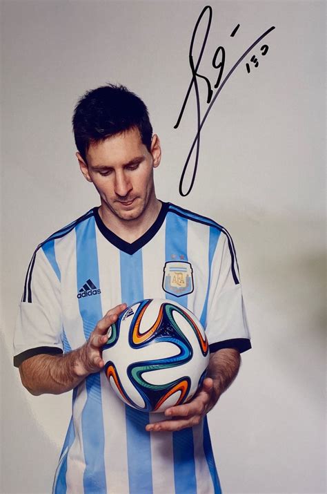 Autograph Signed Lionel Messi Photo