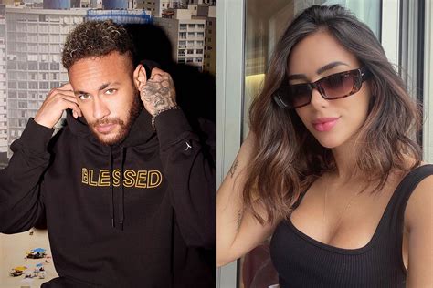 Affair de Neymar nega namoro jogador e garante que está solteira