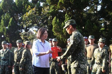 蔡總統感謝國軍投入救災 以專業效率獲民眾信任 政治 中央社 Cna