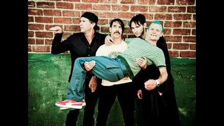 Mira La Llegada De Los Red Hot Chili Peppers A Lima
