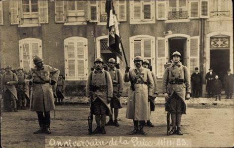 Foto Ansichtskarte Postkarte Franz Sische Soldaten In Uniformen