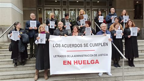 Colapso En Los Juzgados De Bilbao El Gobierno Miente Cuando Dice Que